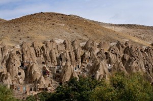 kandovan-iranian-village-houses-gessato-gblog-1-580x386