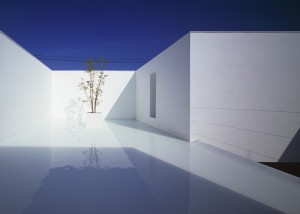 White-Cave-House-02